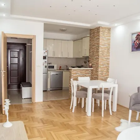 Apartment Apartman Rada *